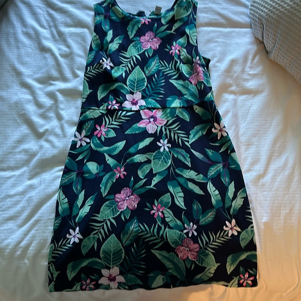 Old Navy Hawaiian print dress. Size L